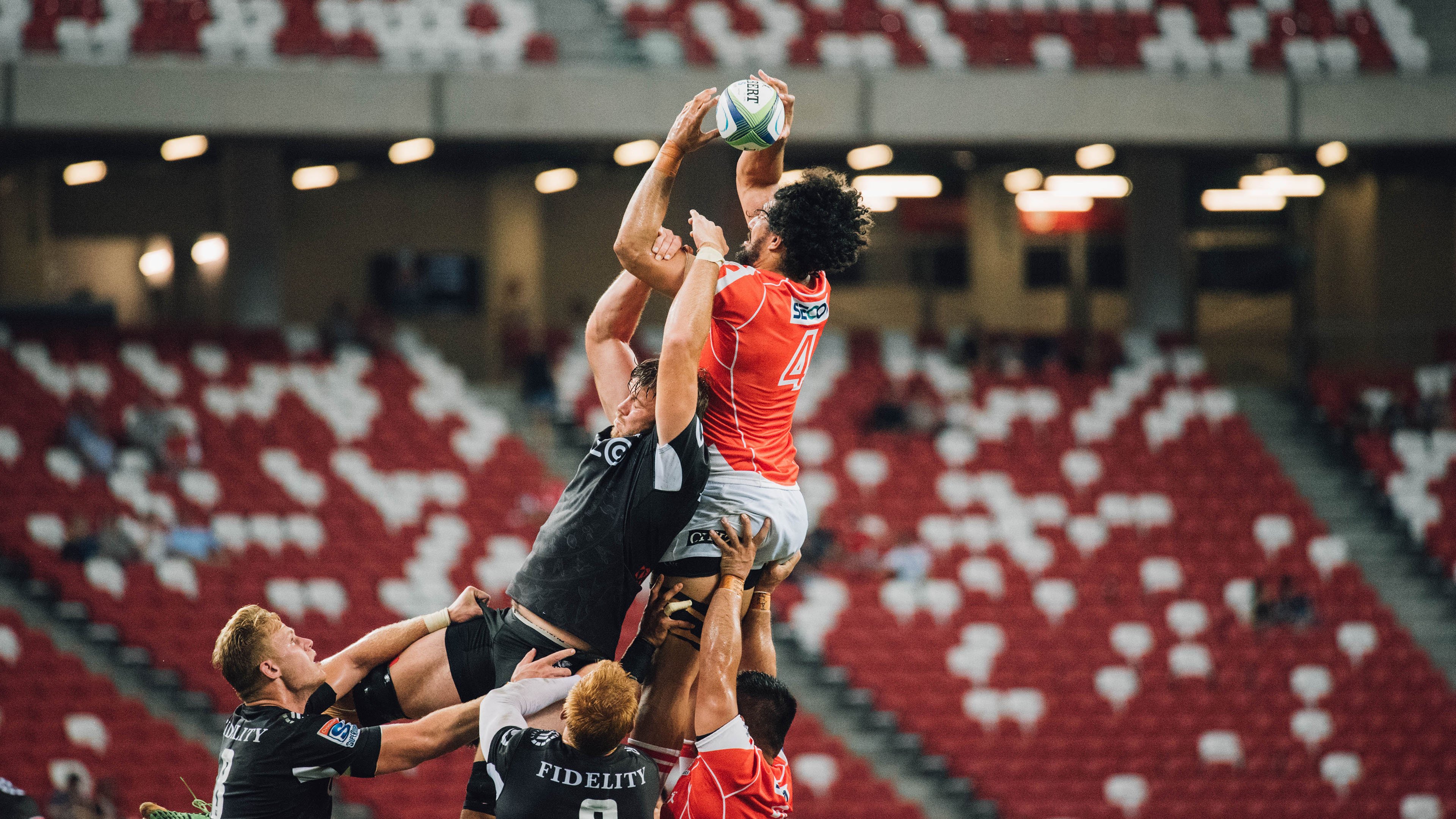 当F1引擎在巴林轰鸣，厄瓜多尔正冲垮几内亚的防线